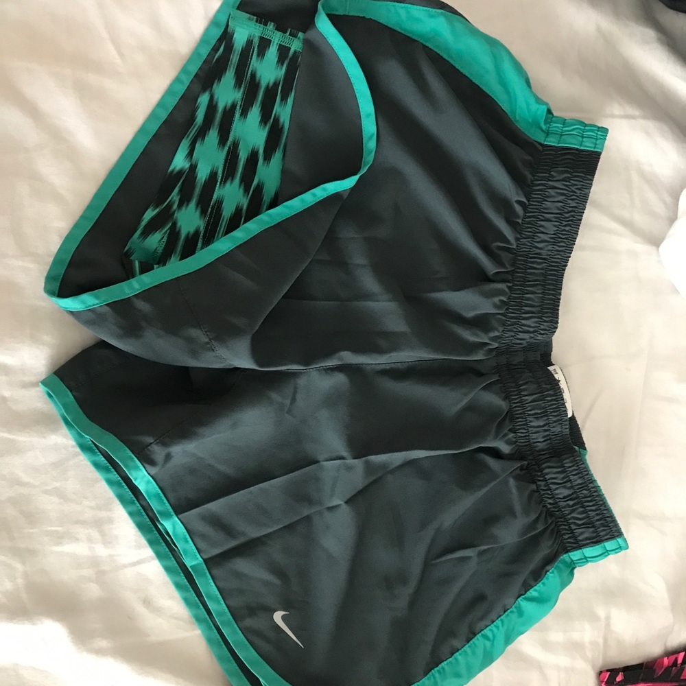 Nike running short